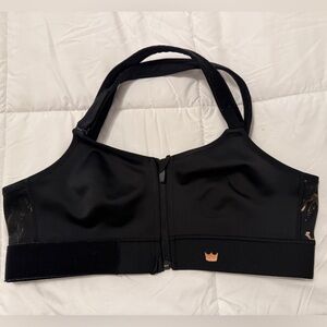SHEFIT Black Sports Bra - LUXE